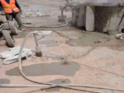 姑苏水泥混凝土路面板底注浆技术 路面脱空注浆整治方案